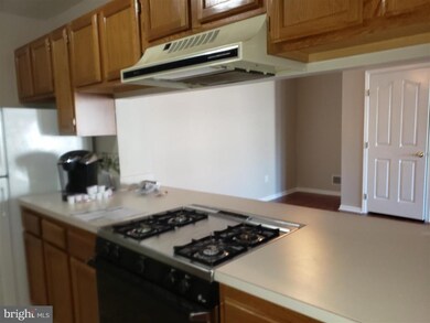 2003 Waters Edge Dr, Newark, DE 19702 - photo 5