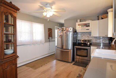 49Commons Kitchen1