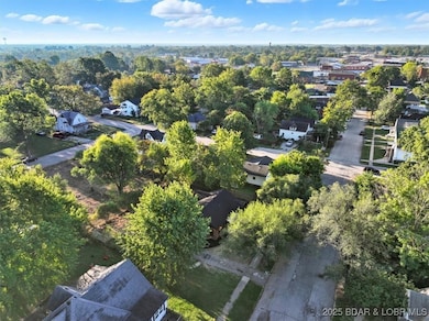 304 N Maple St, Eldon, MO 65026 - photo 2