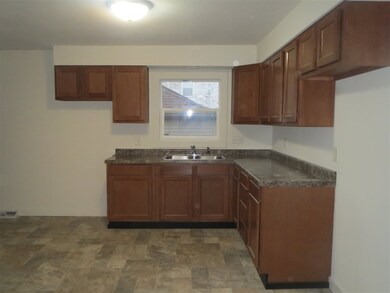 122 N Main St, Potosi, WI 53820 - photo 3