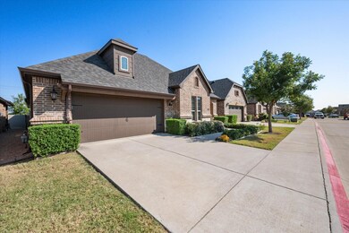 Lawn and exterior maintained by Owners Association