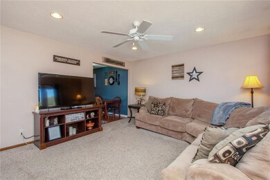 3018 E 32nd Ct, Des Moines, IA 50317 - photo 4