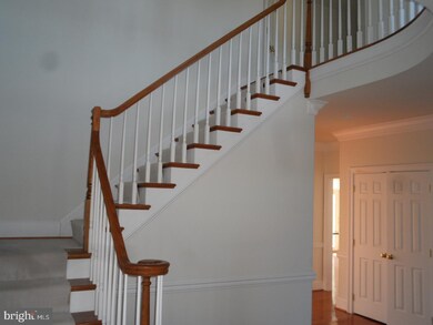 32 Dorchester Way, Phoenixville, PA 19460 - photo 2