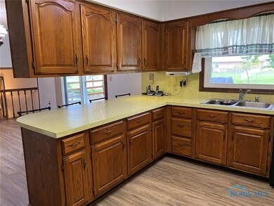 1316 Fostoria Ave, Findlay, OH 45840 - photo 7