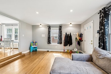 1656 Harding Rd, Northfield, IL 60093 - photo 4