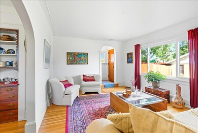 1125 W 12th St, Cedar Falls, IA 50613 - photo 4