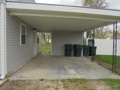 2004 E 26th St, Muncie, IN 47302 - photo 2