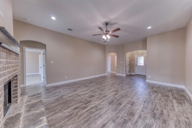 900 Avagail Ave, Springtown, TX 76082 - photo 7