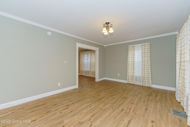 125 N Holmes St, Schenectady, NY 12302 - photo 5