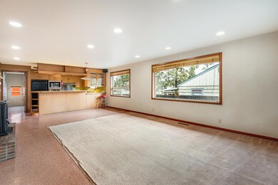 538 NE Irving Ave, Bend, OR 97701 - photo 6