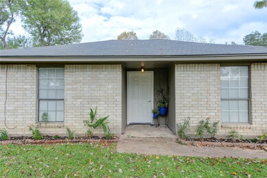 310 N 9th St, Beasley, TX 77417 - photo 5