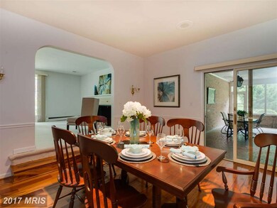 6413 Crosswoods Dr, Falls Church, VA 22044 - photo 7