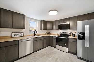 1904 Walnut Dr, Latrobe, PA 15650 - photo 3