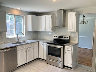 Kitchen- new appliances, new countertop