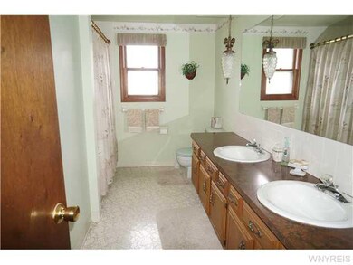 Bathroom Full bathroom on second floor