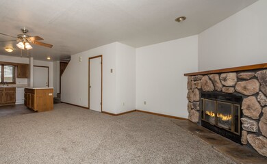 004_Living Room