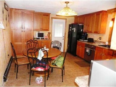 154 Edgewater Dr, Pembroke, MA 02359 - photo 4