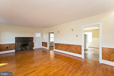 308 N Massanutten St, Strasburg, VA 22657 - photo 6