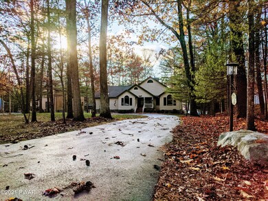 118 Hemlock Point Ct, Hawley, PA 18428 - photo 4