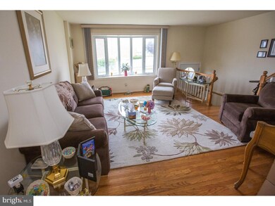 2807 Maxwell St, Philadelphia, PA 19136 - photo 2