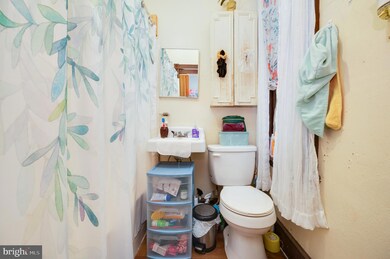 1129 Locust St, Reading, PA 19604 - photo 5