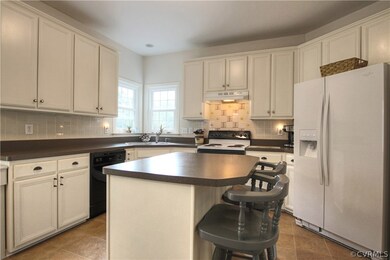 11180 Lesfield Ct, Mechanicsville, VA 23116 - photo 2