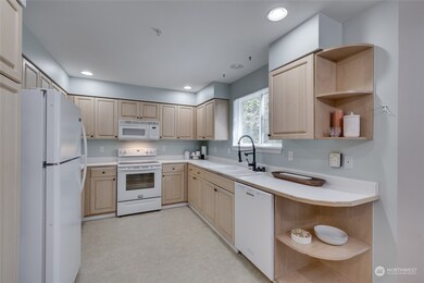 217 112th St SW unit H102, Everett, WA 98204 - photo 4