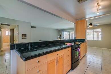 Kitchen w high bar area