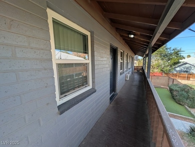 319 N 11th St unit D, Las Vegas, NV 89101 - photo 6