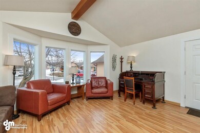 05-Living Room 20210419-DW-0773