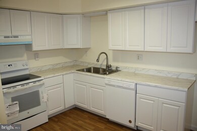 504 Barrington Ct, Sellersville, PA 18960 - photo 2