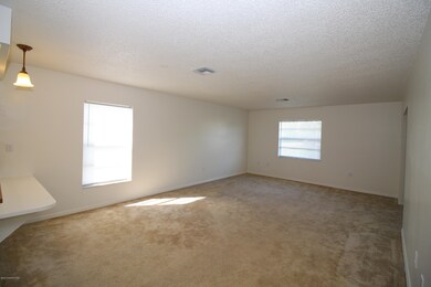 846 Faull A - Living Room