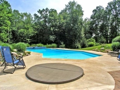 1099 Skyevale NE unit 23, Ada, MI 49301 - photo 4