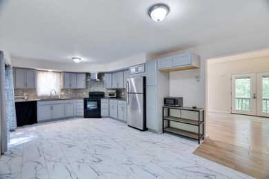 Kitchen/DiningRm