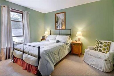 22 Cherry St, Newburyport, MA 01950 - photo 5