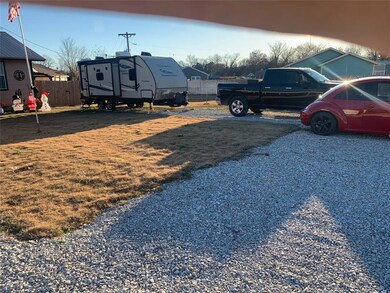 221 Spring Valley Cir, Azle, TX 76020 - photo 6