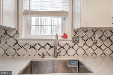 12911 Acorn Hollow Ln, Silver Spring, MD 20906 - photo 7