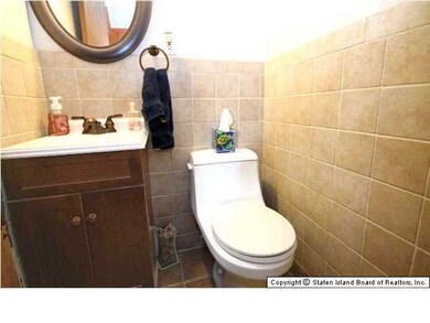 7 Revere Ln unit C, Staten Island, NY 10306 - photo 7