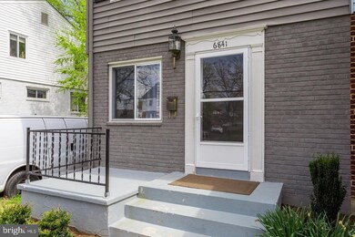 6841 Radcliffe Dr, Alexandria, VA 22307 - photo 2