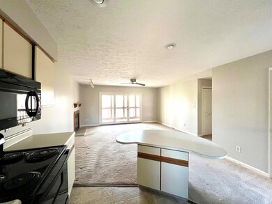 9419 S Pointe Retreat Dr unit 77, Bloomington, IN 47401 - photo 3