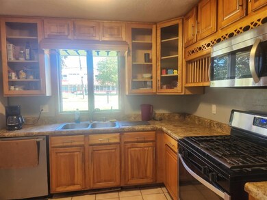 1010 Amos Ave, Des Moines, IA 50315 - photo 6