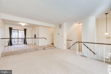 2374 Hunters Square Ct, Reston, VA 20191 - photo 4