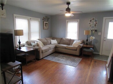 910 W Franklin Ave, Effingham, IL 62401 - photo 2