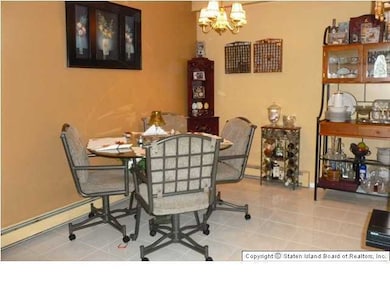 42 Daffodil Ln unit 71, Staten Island, NY 10314 - photo 4