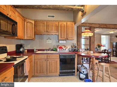 222 E Market St, Orwigsburg, PA 17961 - photo 4