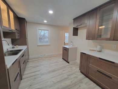 2449 S Dewey Ave, Beloit, WI 53511 - photo 4