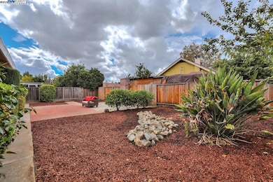 10311 Dover Way, San Jose, CA 95127 - photo 3