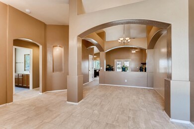 Flex/Dining Room