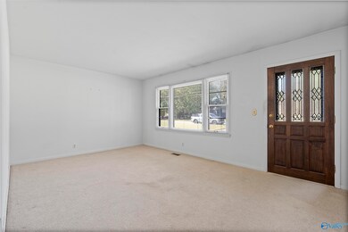 2105 Euclid Rd NW, Huntsville, AL 35810 - photo 4