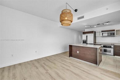 Quantum On the Bay unit 2003, Miami, FL 33132 - photo 4